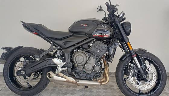 TRIUMPH TRIDENT 660 